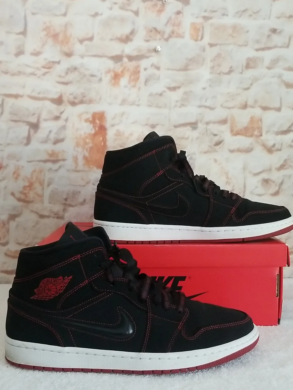 Air Jordan 1 Mid Fearless Sneakers